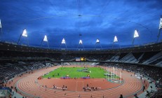 开云下载-冰火交锋，韩国短道速滑碾压波兰，波尔刷新纪录的冰上独舞