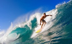 开云体育登录-托尼点燃赛场，巴萨横扫曼城，一场定义时代的胜利