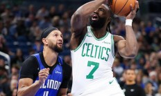 开云下载-青岛队碾压骑士，布伦森点燃赛场