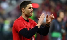 开云官方app入口-包含风云聚顶，马赛大胜勒沃库森，前路一片光明的词条