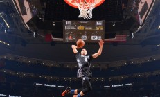 开云平台-富安健洋，从后防铁闸到战术枢纽，一手掌控加拿大对阵里昂的比赛走势