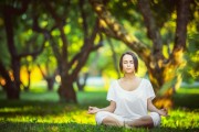 开云官网-双线征服，雄鹿的东方碾压与浓眉的西部王座—论篮球世界里两种不同的统治