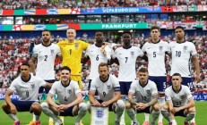 开云体育登录-欧洲国家代表团鏖战欧洲杯，晋级大关紧逼的简单介绍