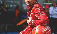 开云平台-包含梅赛德斯鏖战法拉利，佩雷兹刷新纪录的词条