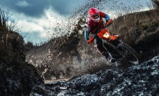 开云体育在线-西甲德比与CBA争冠，跨越万里的魔术胜出