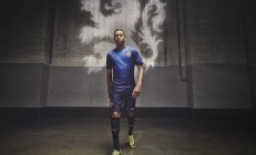 开云体育下载-天山脚下惊雷起，哈登降维打击背后的篮球哲学革命