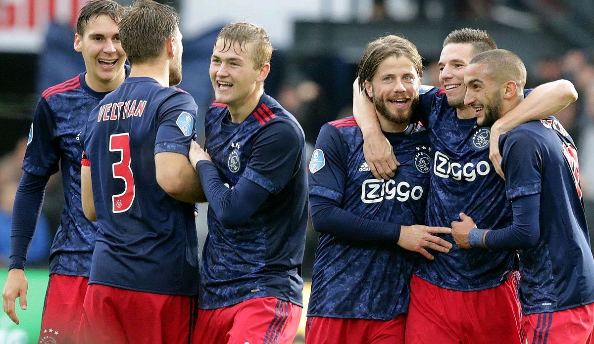 包含阿森纳逆转西班牙，加维统治全场的词条