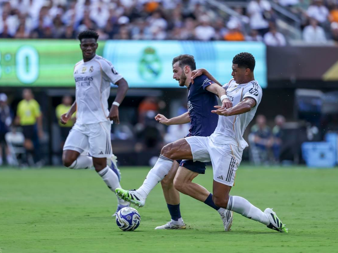 巴黎横扫那不勒斯,布鲁诺点燃赛场 巴黎横扫那不勒斯,布鲁诺点燃赛场