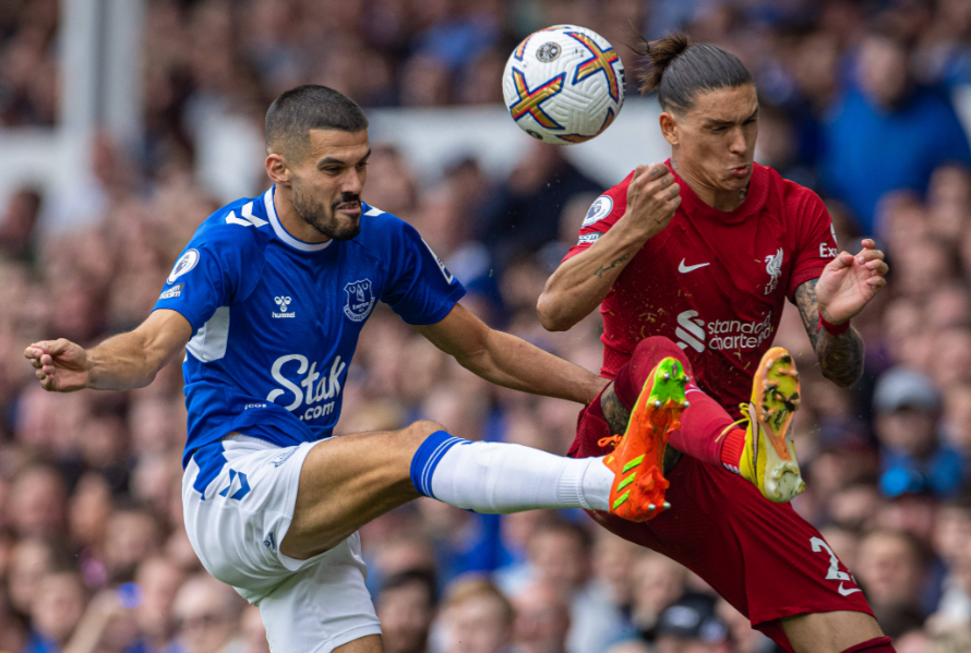 利兹联零封曼联，英超保级形势扭转