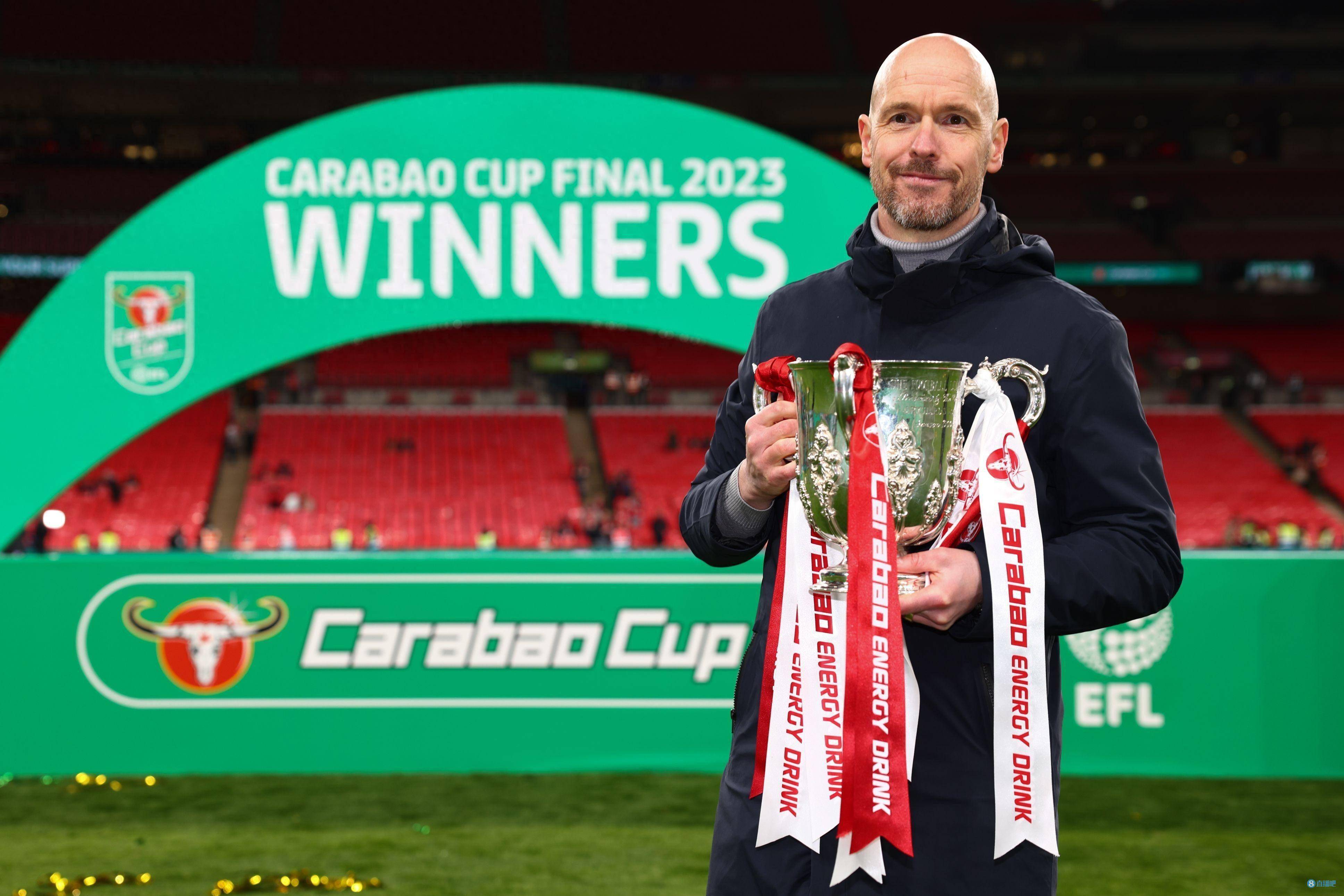 曼联球员表现亮眼，赢得球迷赞赏的简单介绍