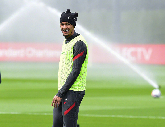 包含利物浦客场挑战曼联,谁能突围?的词条 包含利物浦客场挑战曼联,谁能突围?的词条