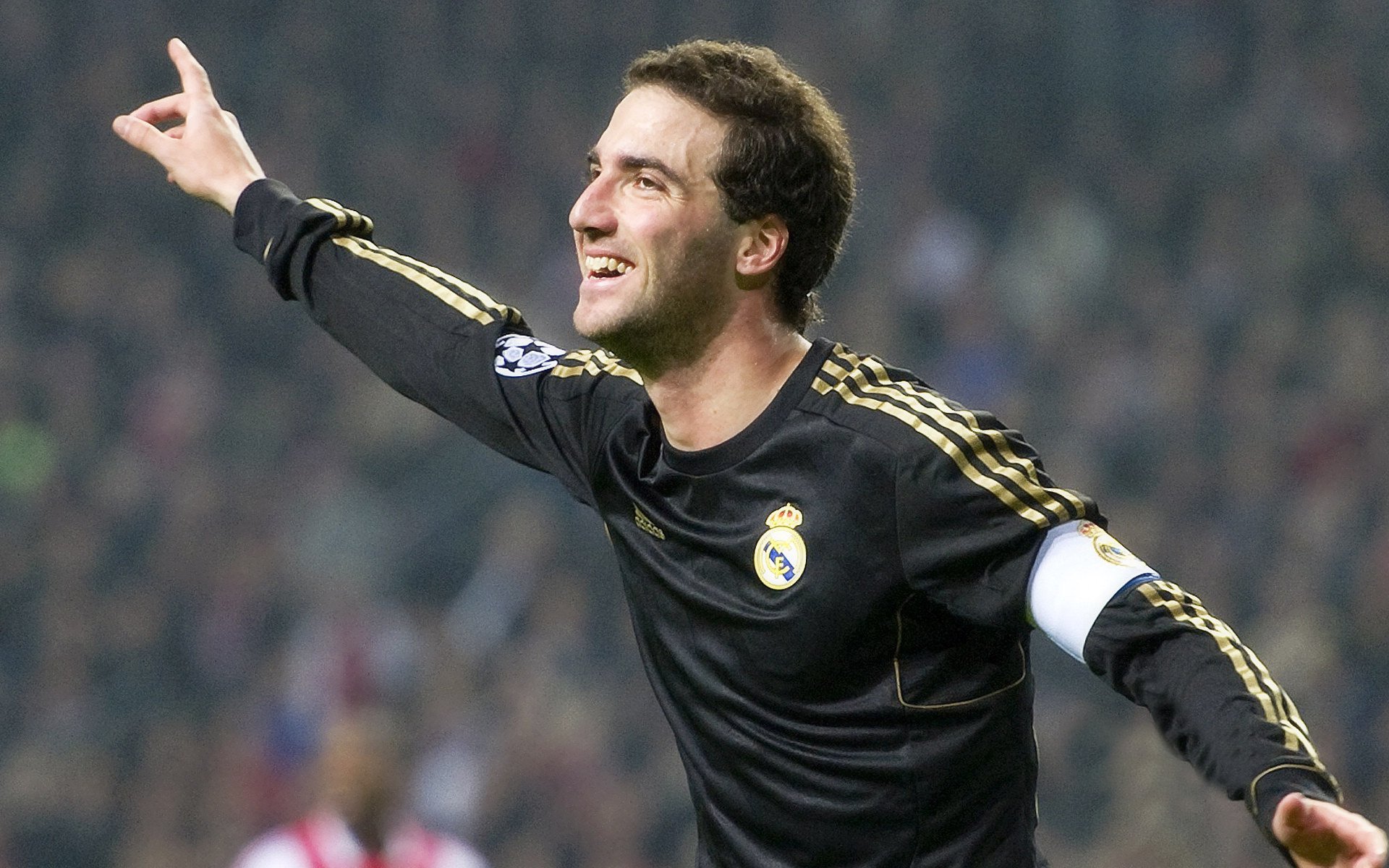 巴雷拉里程碑之夜，瑞士战术纪律如何锁住威尔士的火焰